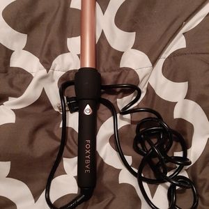 Foxy Bae curling iron